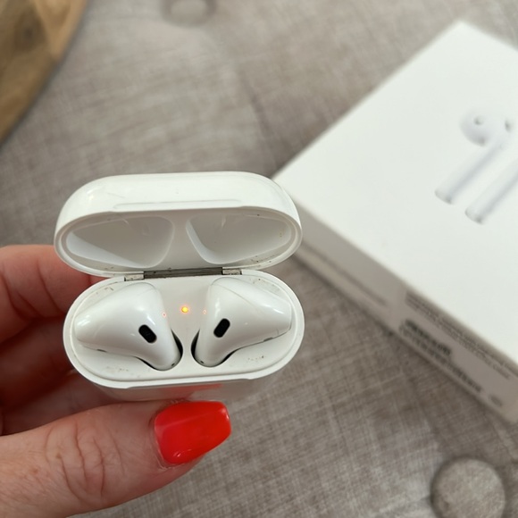 Apple AirPods with case. - Picture 3 of 5